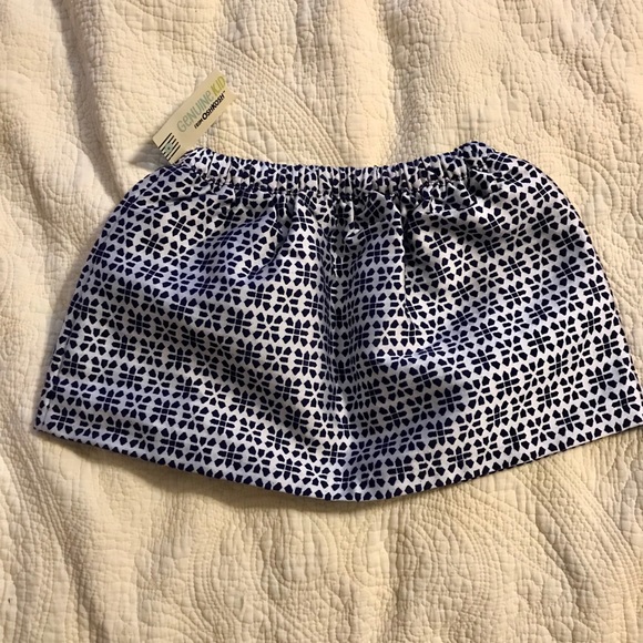 NWT skirt. Size 4T - Picture 2 of 3